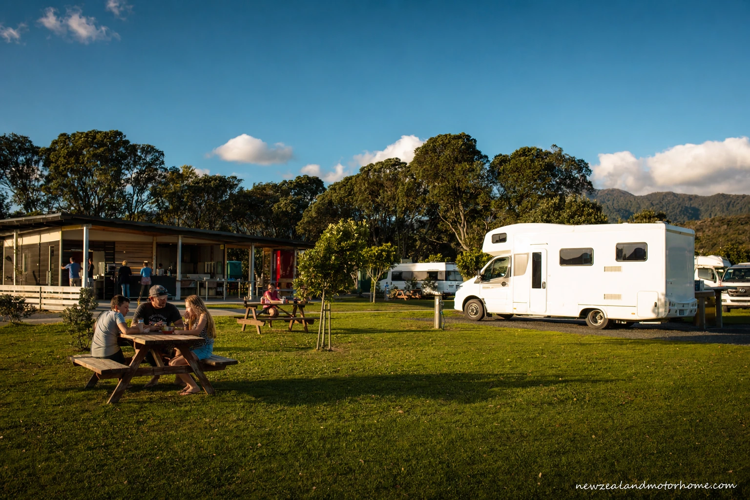 holiday parks bay of islands — campervan scene