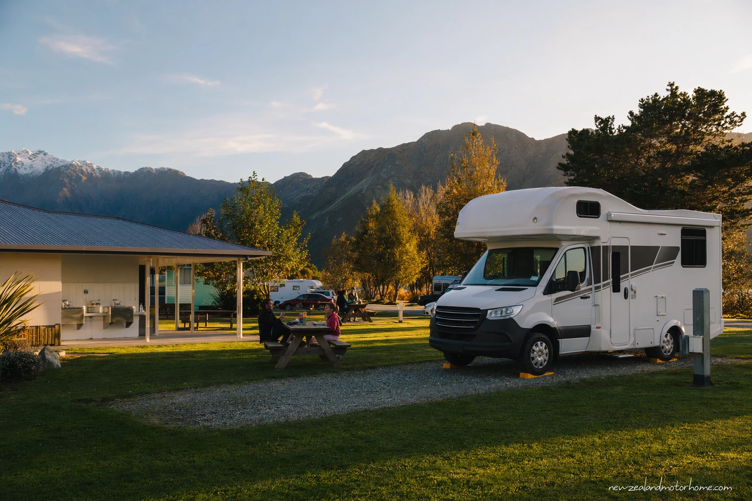holiday parks cromwell — campervan scene